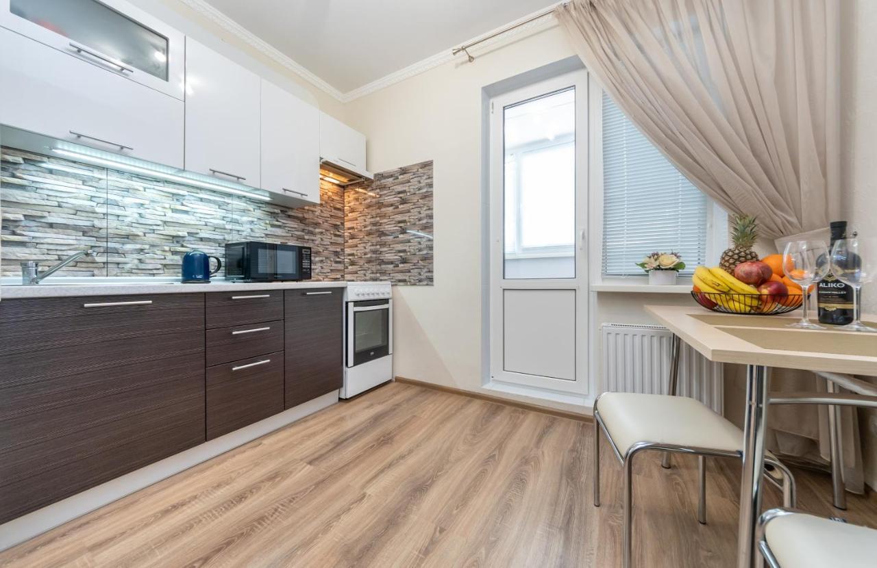 Осокорки Русовой 3 Apartment Kyiv Exterior photo